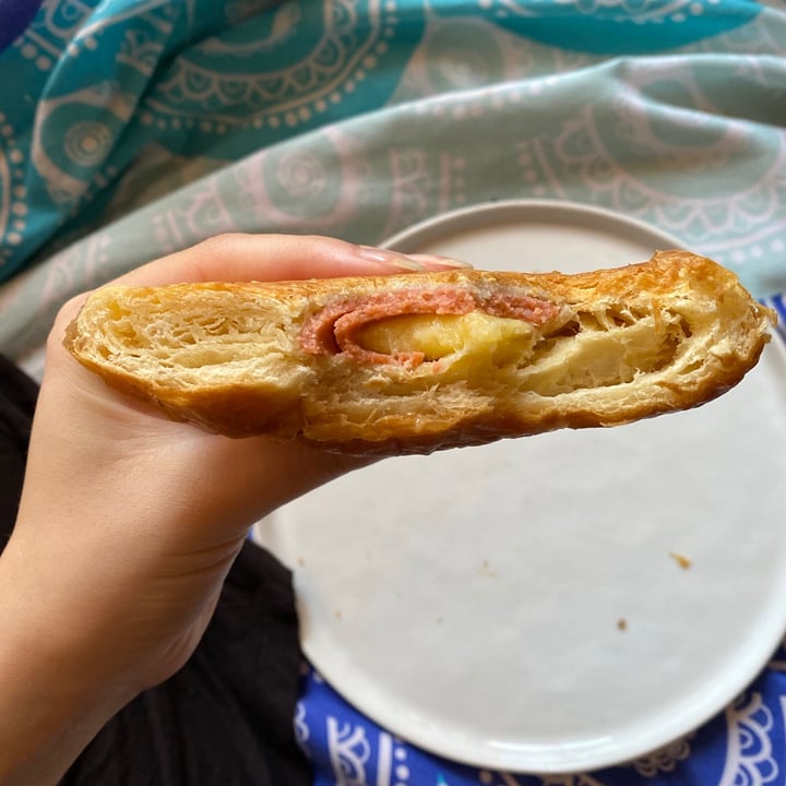 review photo of Panadería Rocks Croissant de jamón y queso shared by @sandramsr on 29 Jun 2021 - review
