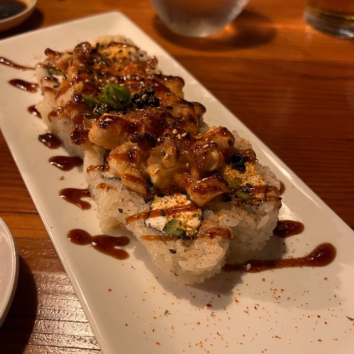 photo of Ma-Kin Vegan Sushi Volcano Roll shared by @stephaniegerard on  04 Mar 2022 - review