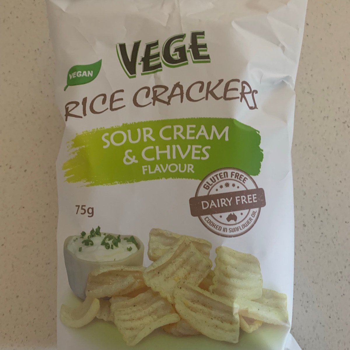 Vege Rice Crackers Sour Cream & Chives Flavour Reviews abillion
