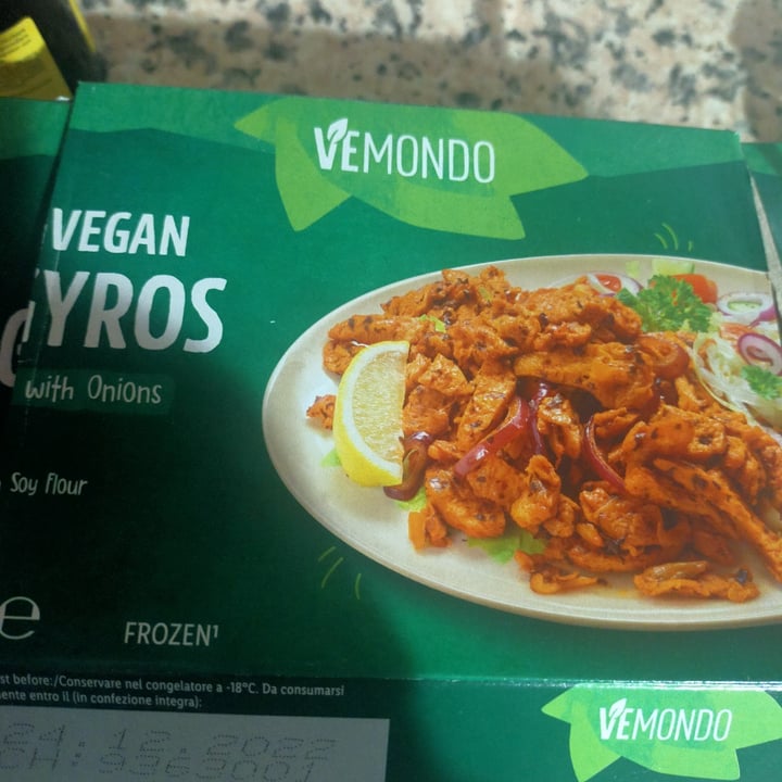 photo of Vemondo Vegan gyros shared by @coti3668 on  11 Apr 2022 - review