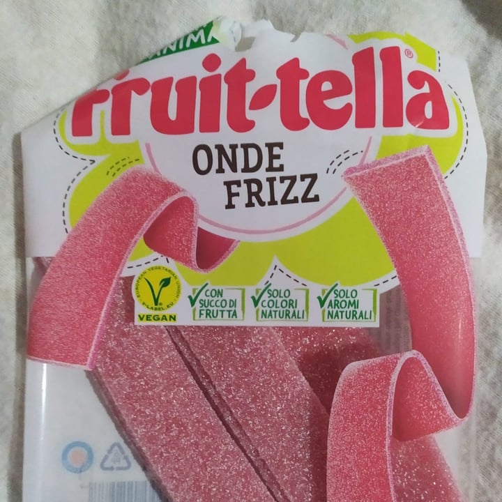 review photo of Fruit-tella Onde Frizz shared by @claudiamiele on 31 Mar 2021 - review