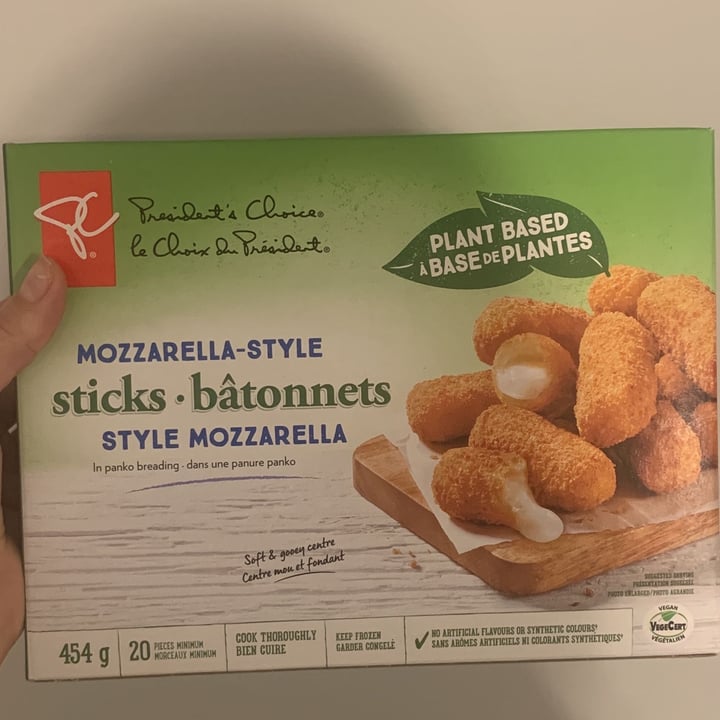 photo of President's Choice Mozzarella-Style Cheese Sticks shared by @vanichou on  12 Dec 2021 - review