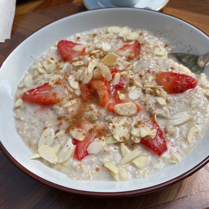 review photo of Herbívoro restaurante vegano Bowl de avena shared by @sandramsr on 22 Jul 2021 - review