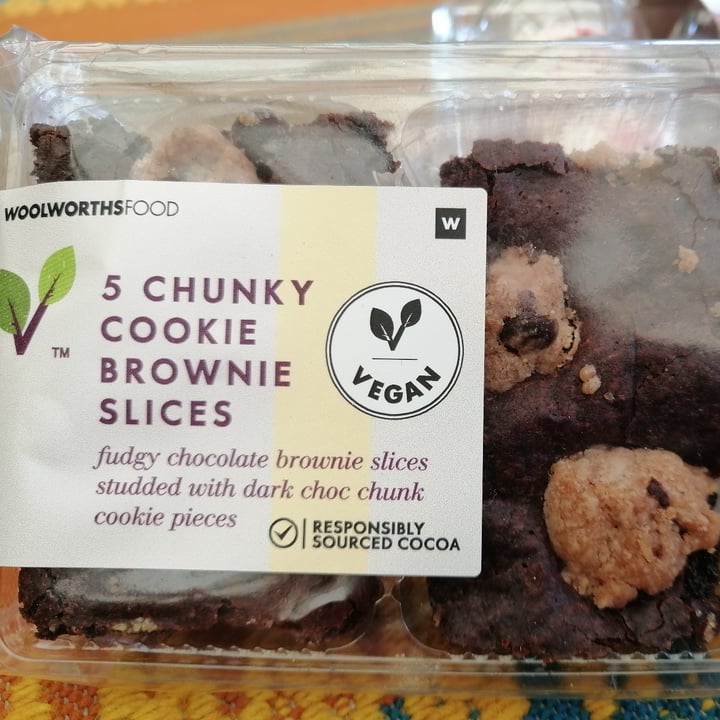 photo of Woolworths Food 5 Chunky Cookie Brownie Slices shared by @ingridgeertsema on  20 Nov 2021 - review