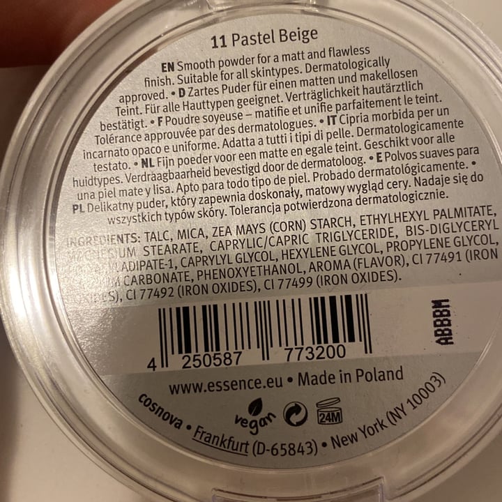 review photo of Essence Mattifying Compact Powder shared by @sybils1 on 24 Oct 2022 - review