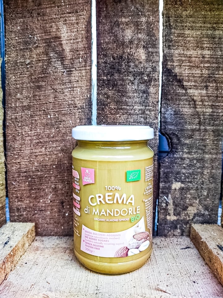 photo of Smile crunch Crema 💯 % Mandorle shared by @aria95 on  21 May 2020 - review