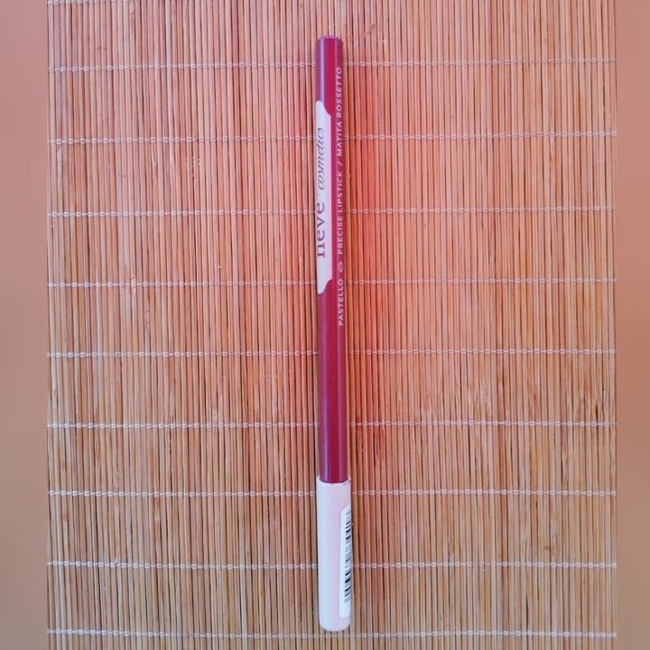 review photo of Neve Cosmetics Matita Rossetto Tartan shared by @fmereu on 19 Jun 2022 - review