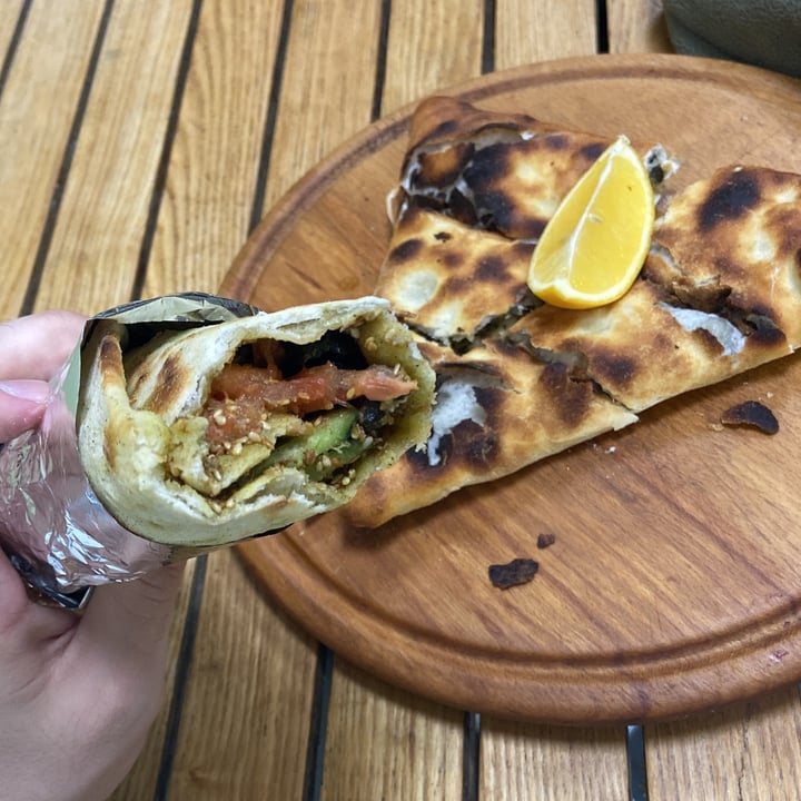 review photo of ΠΠΈΡΡΠ΅ΡΠΈΡ mankouche Spinach pie shared by @jadbaki on 16 Jan 2022 - review