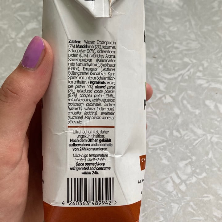 review photo of Foodspring Vegan Protein Shake Chocolate & Almond shared by @tinepepino on 24 Aug 2021 - review