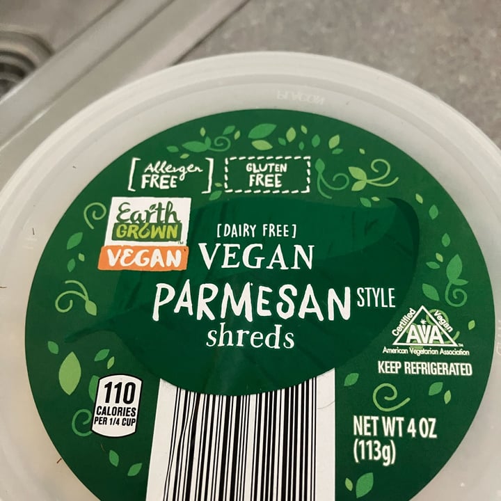 review photo of Earth Grown Vegan Parmesan shared by @sininho on 13 Jun 2022 - review