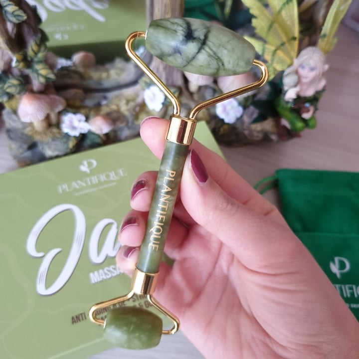 photo of Plantifique Jade Roller ~ Rullo di Giada shared by @carmenveganblogger on  01 Apr 2020 - review