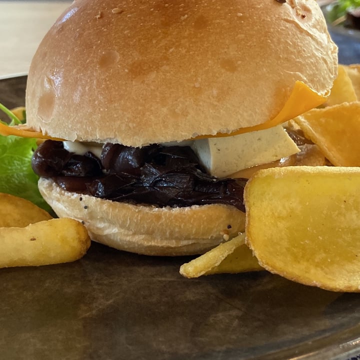 review photo of Bjørn Montello Veg, Tokyo Veg e Patate Fritte Lime&Pepe shared by @uornik on 30 Jan 2022 - review