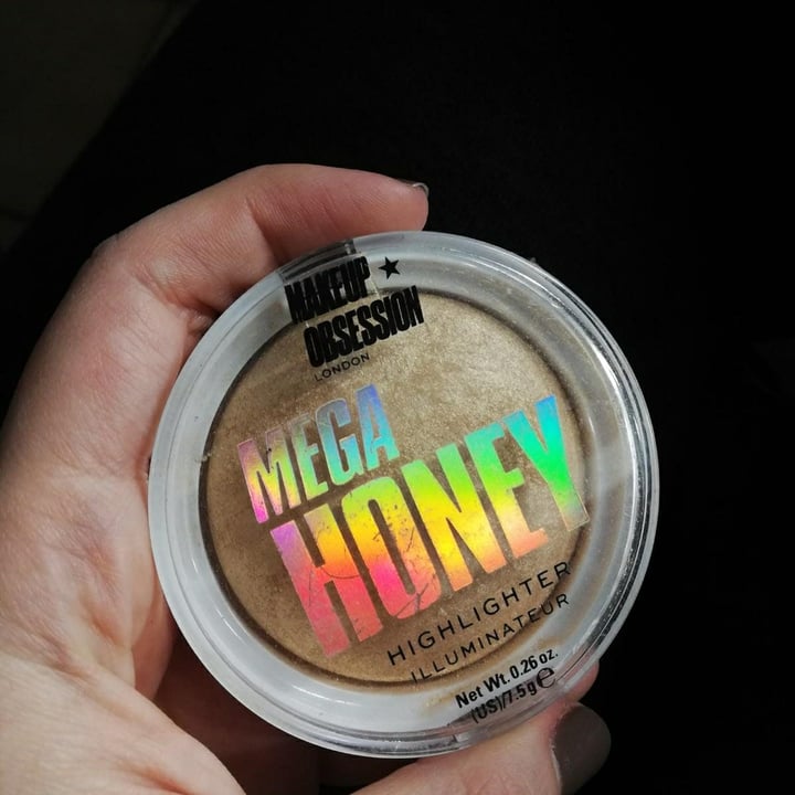 review photo of Makeup obsession Mega Honey Highlighter Illuminateur shared by @queenfinehair on 17 Dec 2021 - review