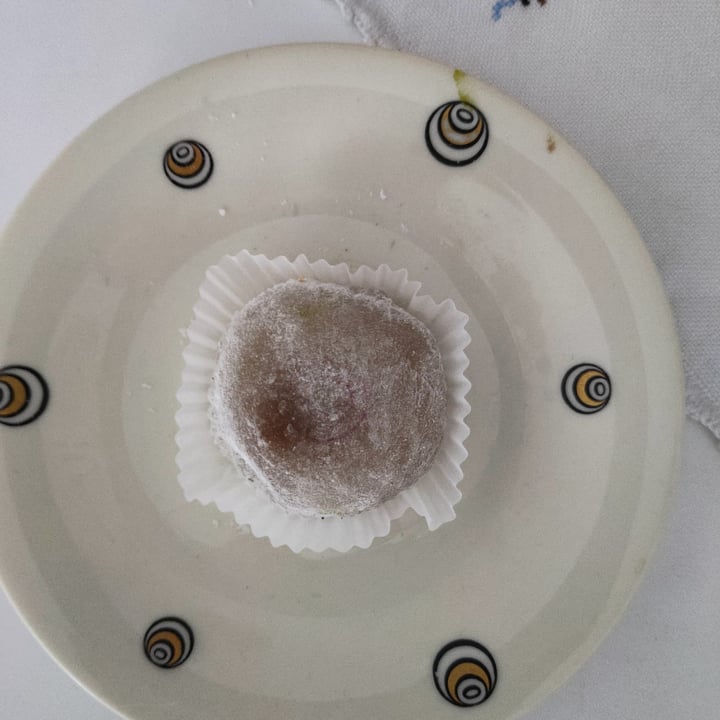 photo of La Maison du Mochi mochi noisette sans chocolat shared by @juju81 on  20 Nov 2022 - review