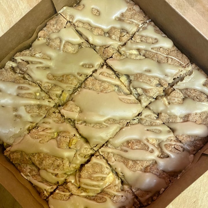 photo of Flour Child Vegan caramel apple blondies shared by @kimvillaneda on  04 Mar 2021 - review