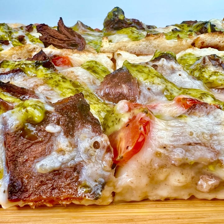 photo of Boxcar Pizza Steak and Cilantro Lime Aioli Pizza shared by @pdxveg on  15 Oct 2021 - review