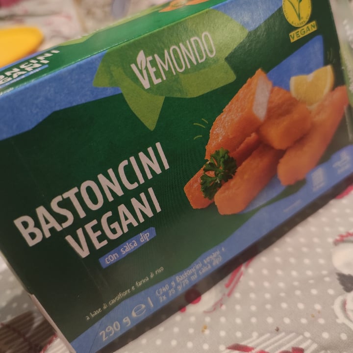 photo of Vemondo Bastoncini Vegani con Salsa Dip shared by @grembiulina on  12 Mar 2022 - review
