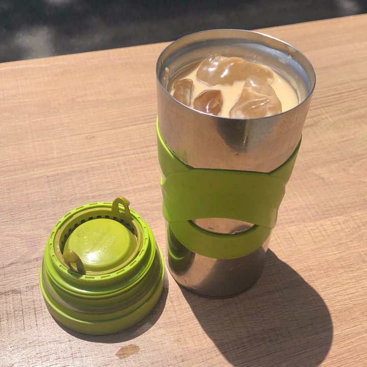 photo of Salvaje Bakery Flat White Con Leche De Almendras. shared by @chesterfm on  27 Apr 2021 - review