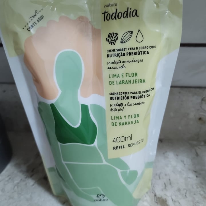review photo of Natura Hidratante Lima e Flor De Laranjeira shared by @renatofelipe on 12 May 2022 - review