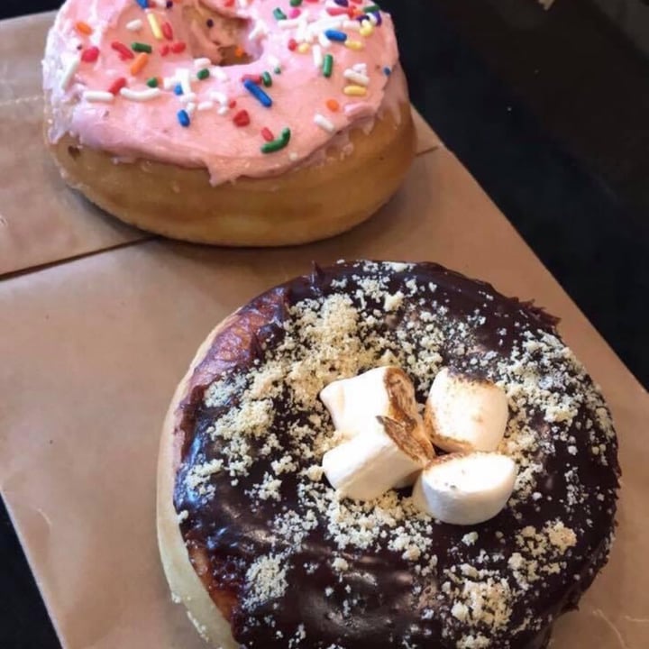 photo of Glory Doughnuts Donuts shared by @rachelsveganlife on  18 Sep 2021 - review