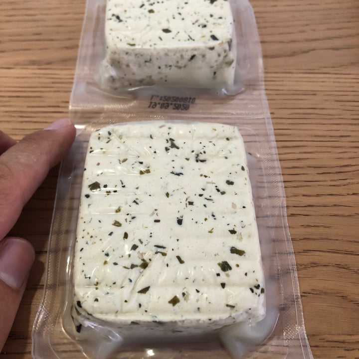 review photo of Sojasun Tofu alla erbe shared by @evntrz on 01 Nov 2020 - review