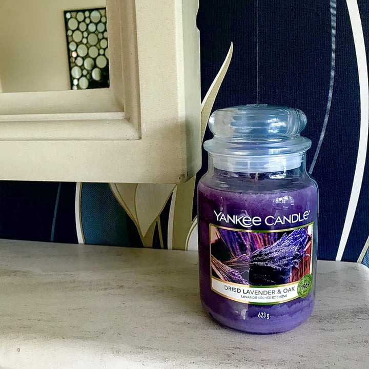 Yankee candle Dried Lavender & Oak Review | abillion