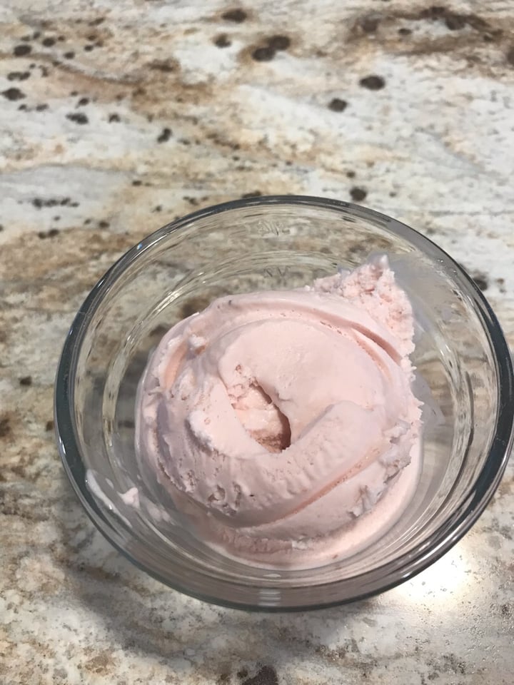 photo of Oatly Strawberry Ice Cream shared by @dianna on  09 Sep 2019 - review
