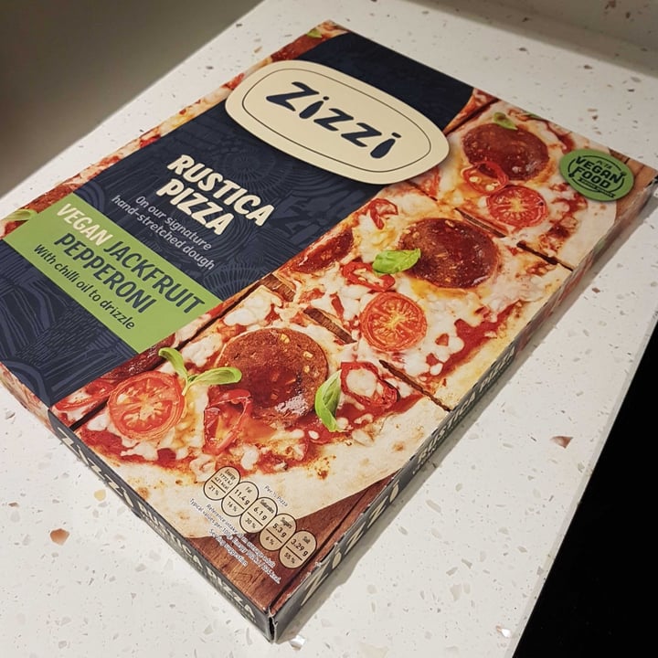 review photo of Zizzi Jackfruit Pepperoni Rustic Pizza shared by @dancingdolphin on 07 Dec 2022 - review
