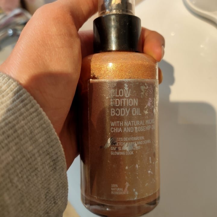 photo of Freshly Cosmetics Glow Edition Body Oil shared by @sofietta on  13 Apr 2022 - review