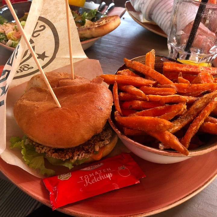 photo of Shaka Burgerhouse Megan’s Vegan Burger shared by @trixi on  10 Sep 2020 - review