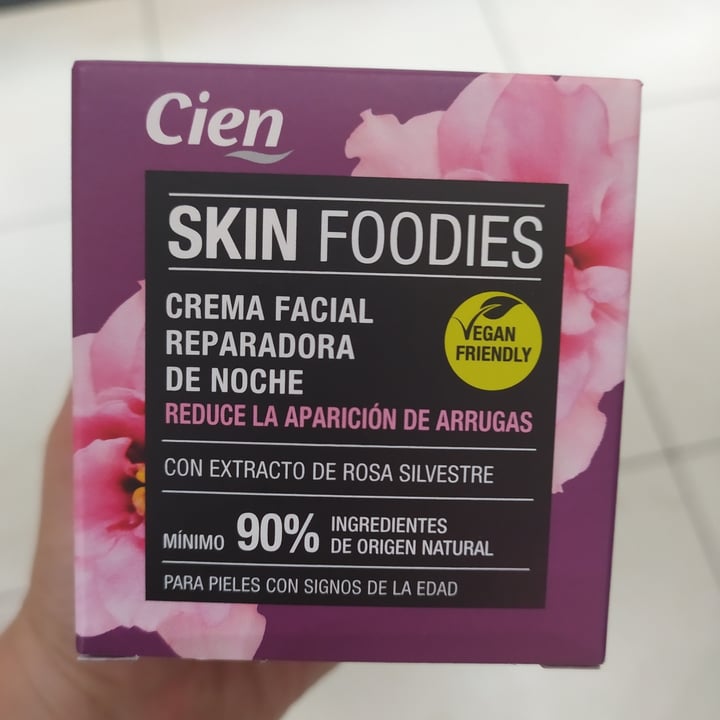 photo of Cien Skin Foodies  Crema facial reparadora de noche shared by @piluka324 on  07 Nov 2020 - review