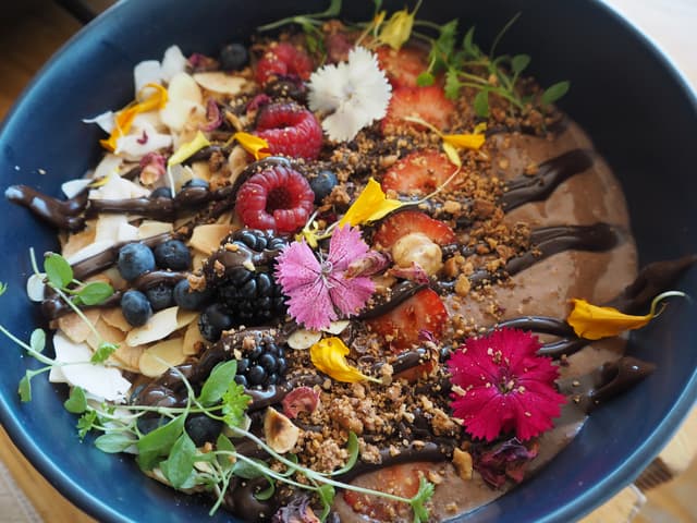 Photo of the dish “chocolate hazelnut smoothie bowl”