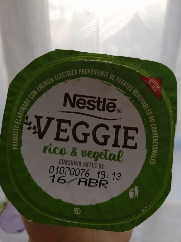 photo of Nestlé  Alimento de Coco Veggie Natural Endulzado shared by @unknownveg on  28 Feb 2020 - review