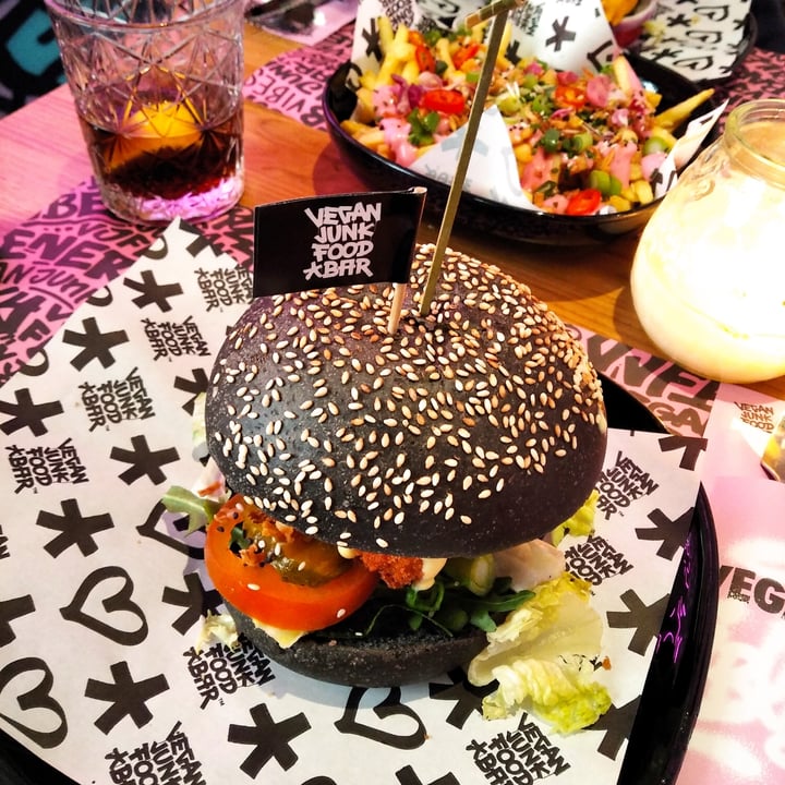 photo of Vegan Junk Food Bar Royal Smash Burger shared by @villacampa on  09 Feb 2022 - review
