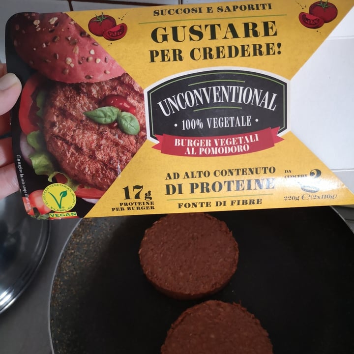 review photo of Unconventional Burger Vegetale Al Pomodoro - Tomato Burger shared by @lujonny on 30 Sep 2022 - review
