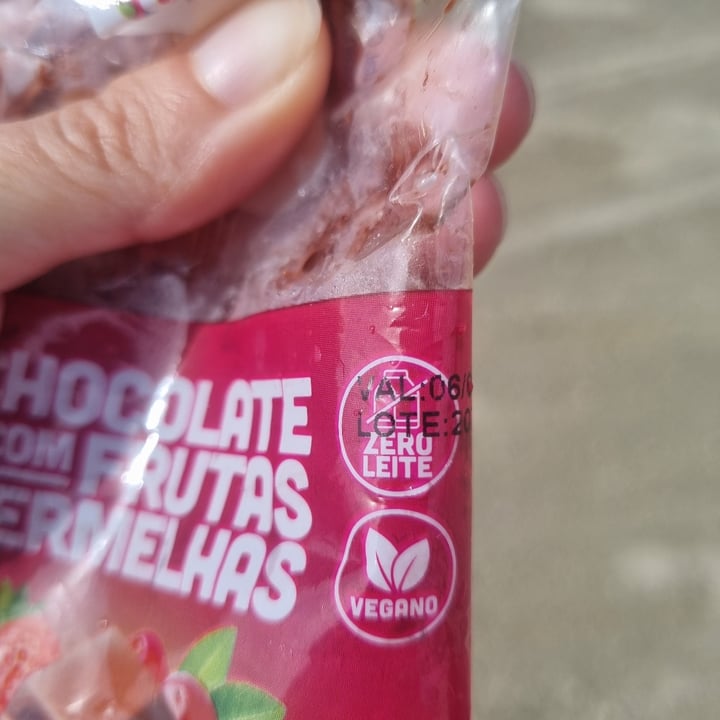 photo of napoleta paleta de chocolate com frutas vermelhas shared by @ligiarabay on  19 Oct 2022 - review