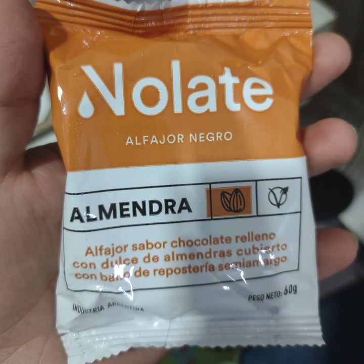 photo of Nolate Alfajor Negro De Almendras shared by @midiariovegan on  02 Jul 2021 - review