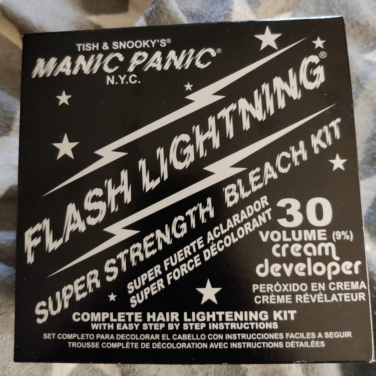 Flash Lightening 30 Volume Bleach Kit by Manic Panic, Lightener