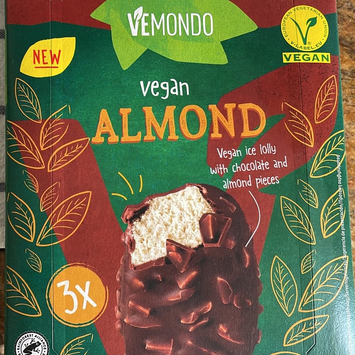 photo of Vemondo Helado almendrado shared by @richiemad on  11 Mar 2022 - review