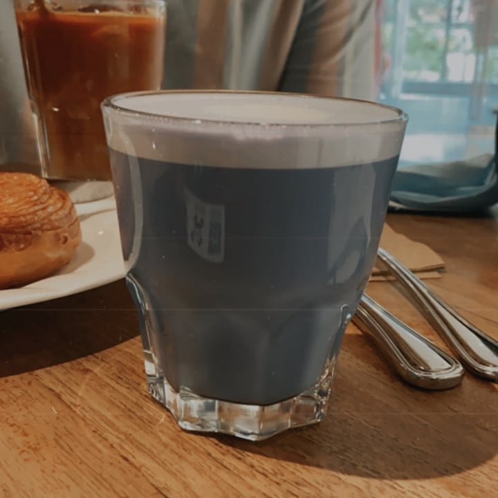 photo of Tiong Bahru Bakery Blue Bell Coconut Latte shared by @azrarauff on  20 Jul 2021 - review