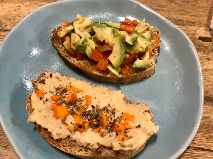 review photo of CReeA Tosta mediterránea shared by @arcaboni on 13 Dec 2019 - review