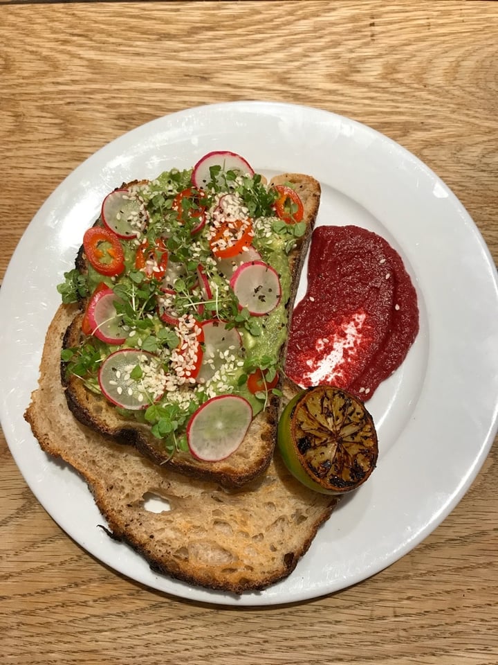 photo of Hot Numbers Coffee Smashed Avocado Sourdough shared by @camveg2020 on  17 Jan 2020 - review