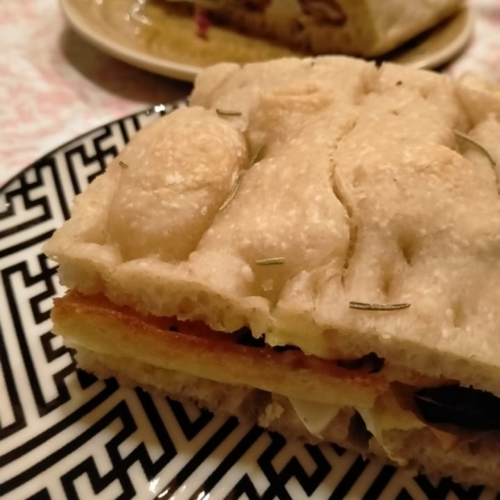 photo of Manipura Eat Green Focaccia con farinata shared by @deedie on  11 Oct 2021 - review
