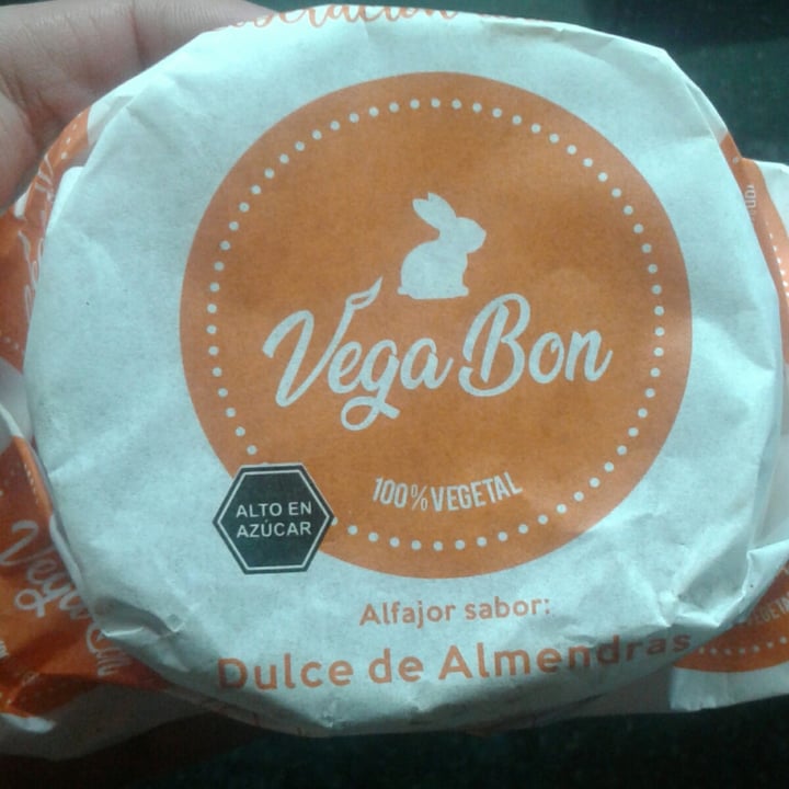 photo of Vega Bon Alfajor de dulce de leche de almendras shared by @neuronasboreales on  22 Mar 2021 - review