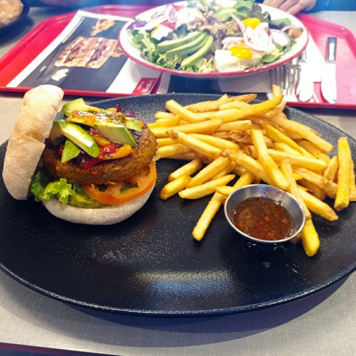 photo of VIPS Smart Vegan Burger shared by @thechillvegan on  06 Apr 2022 - review