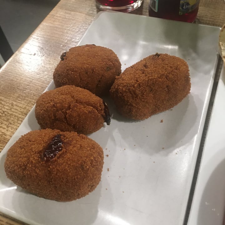 photo of El Perro Gamberro Croquetas shared by @lauramartin on  01 Oct 2022 - review