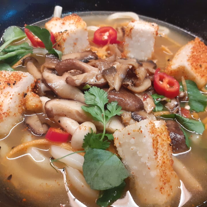 photo of Wagamama Kingston upon Thames Kare buroso ramen shared by @chandnibhudia on  30 Nov 2020 - review