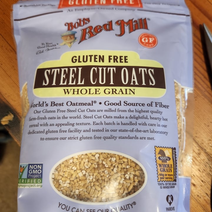 photo of Bob's Red Mill Gluten free steel cut oats shared by @angebe on  13 Jun 2022 - review