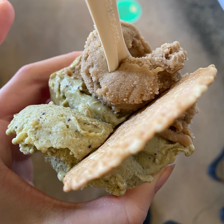 photo of L'Albero Dei Gelati Gelato pistacchio e caffè shared by @annaarcidiacono on  01 Oct 2022 - review