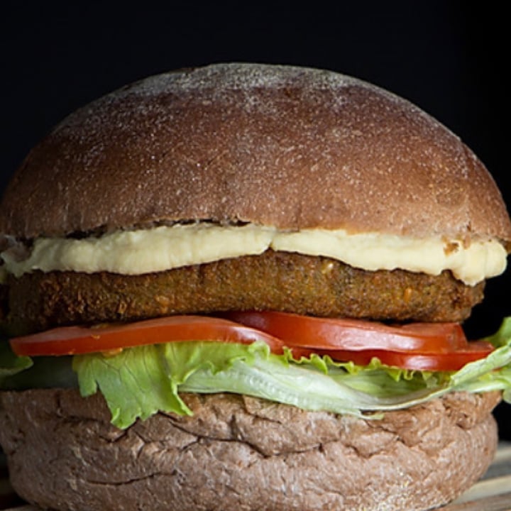 review photo of Nine-Nine Burger Vegan burguer shared by @vantanese on 22 Apr 2022 - review